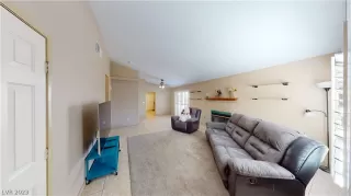 Photo #1: 2472562 Listing