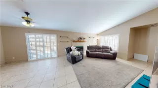 Photo #2: 2472562 Listing