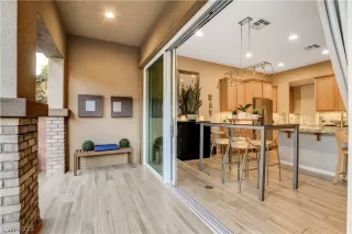 Photo #2: 2472593 Listing 