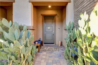 Photo #5: 2472593 Listing 