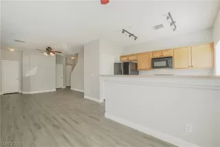 Photo #2: 2472611 Listing 