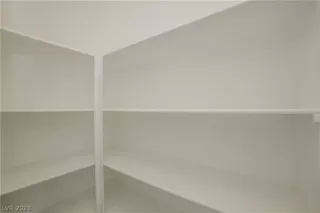 Photo #5: 2472611 Listing 