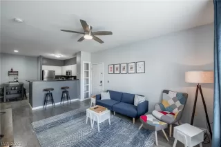 Photo #2: 2472643 Listing