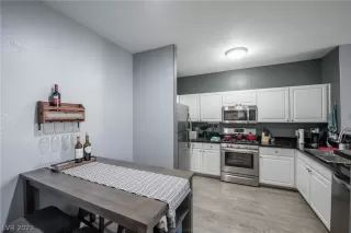 Photo #4: 2472643 Listing