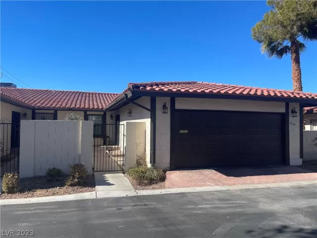 MLS: 2472649 Condo For Sale