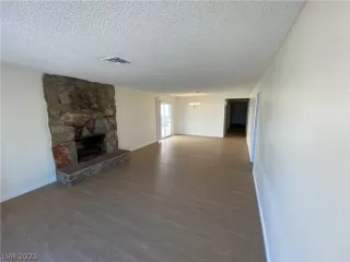 Photo #2: 2472649 Listing