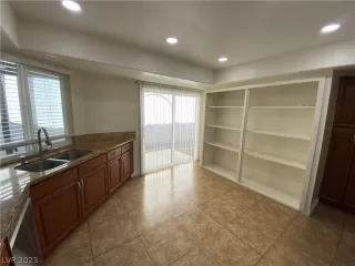 Photo #5: 2472649 Listing