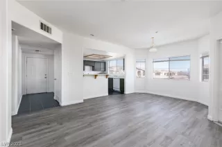 Photo #3: 2472653 Listing 