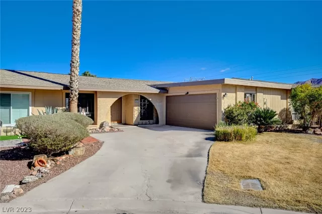 MLS: 2472675 Condo For Sale