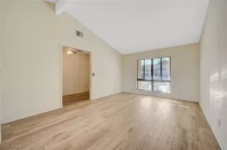 Photo #2: 2472675 Listing 