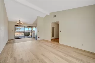 Photo #4: 2472675 Listing 