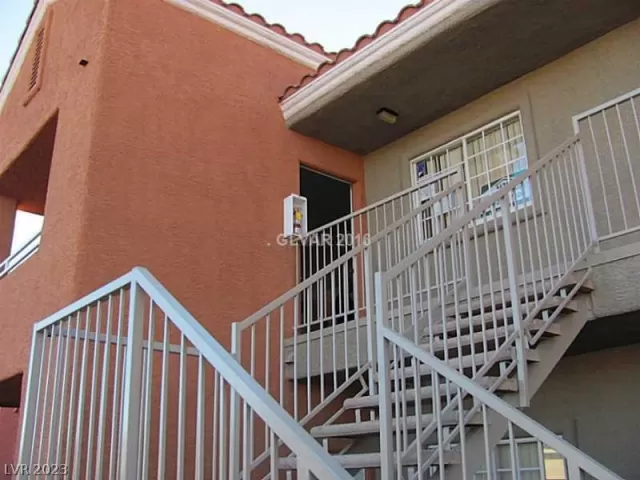 MLS: 2472684 Condo For Sale