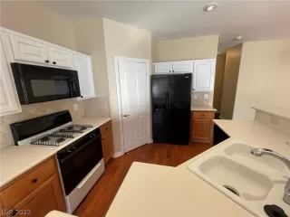 Photo #5: 2472697 Listing 