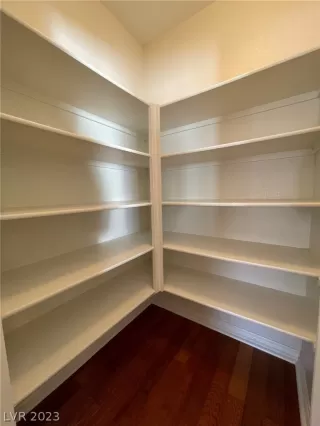 Photo #6: 2472697 Listing 