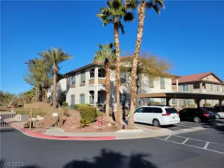 Photo #1: 2472711 Listing