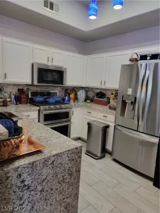 Photo #5: 2472711 Listing