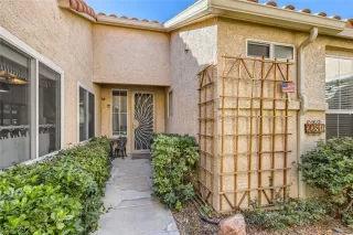 Photo #4: 2472714 Listing