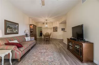 Photo #6: 2472715 Listing 