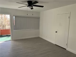Photo #2: 2472716 Listing 