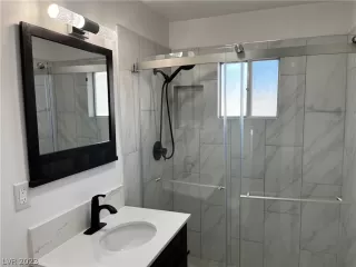 Photo #5: 2472716 Listing 