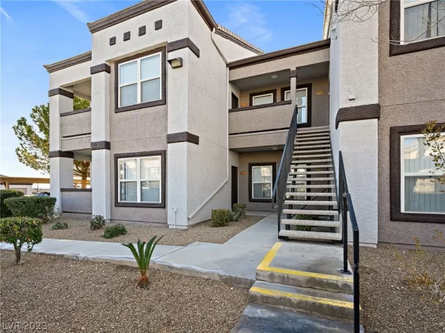 MLS: 2472731 Condo For Sale