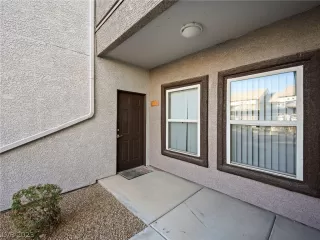 Photo #2: 2472731 Listing