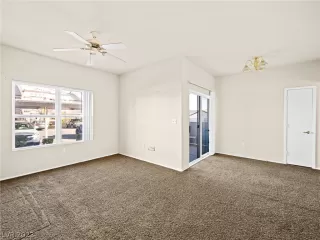 Photo #4: 2472731 Listing