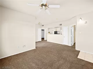 Photo #5: 2472731 Listing