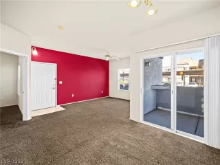 Photo #6: 2472731 Listing