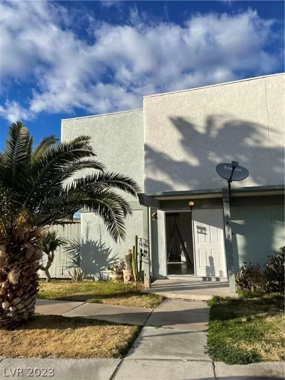 MLS: 2472756 Condo For Sale