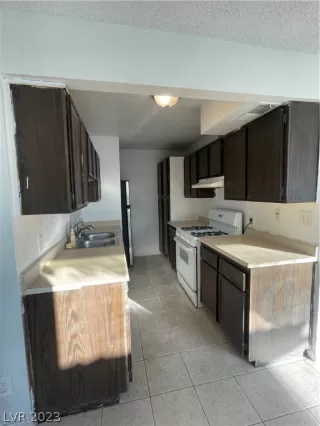 Photo #5: 2472756 Listing