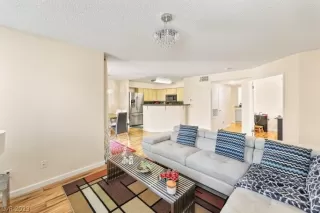 Photo #6: 2472759 Listing 