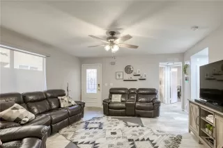 Photo #5: 2472768 Listing 