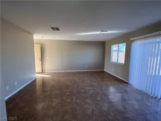 Photo #5: 2472769 Listing 