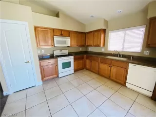 Photo #4: 2472771 Listing 