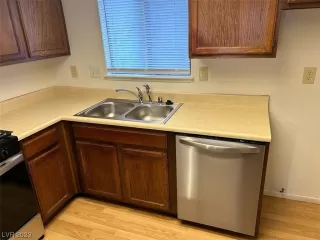 Photo #3: 2472772 Listing