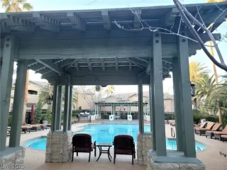 Photo #2: 2472792 Listing 