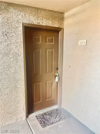 Photo #2: 2472802 Listing 