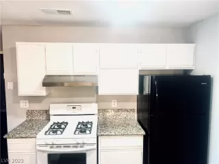 Photo #5: 2472802 Listing 