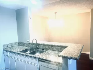 Photo #6: 2472802 Listing 