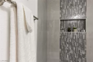 Photo #4: 2472827 Listing 