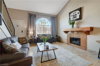 Photo #5: 2472871 Listing