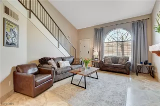 Photo #6: 2472871 Listing