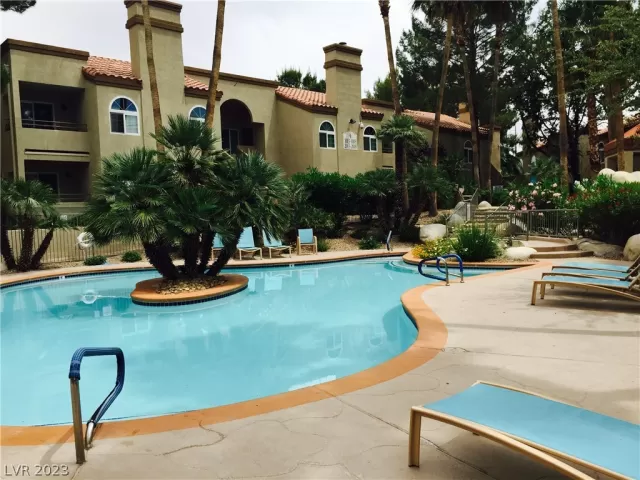 MLS: 2472874 Condo For Sale