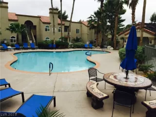 Photo #2: 2472874 Listing