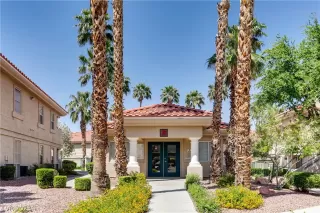 Photo #3: 2472916 Listing 