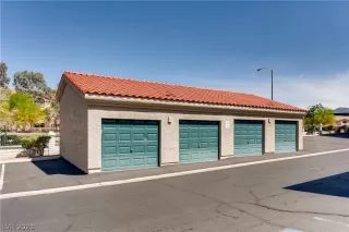 Photo #5: 2472916 Listing 