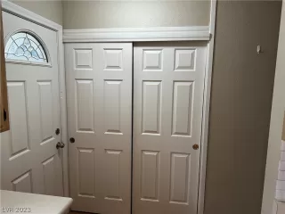 Photo #5: 2472918 Listing