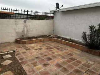 Photo #6: 2472918 Listing