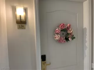 Photo #1: 2472933 Listing